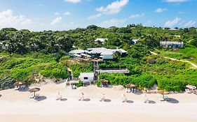 Pink Sands Resort  4*